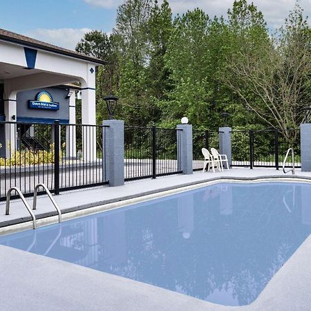 Days Inn By Wyndham Hamilton Buitenkant foto