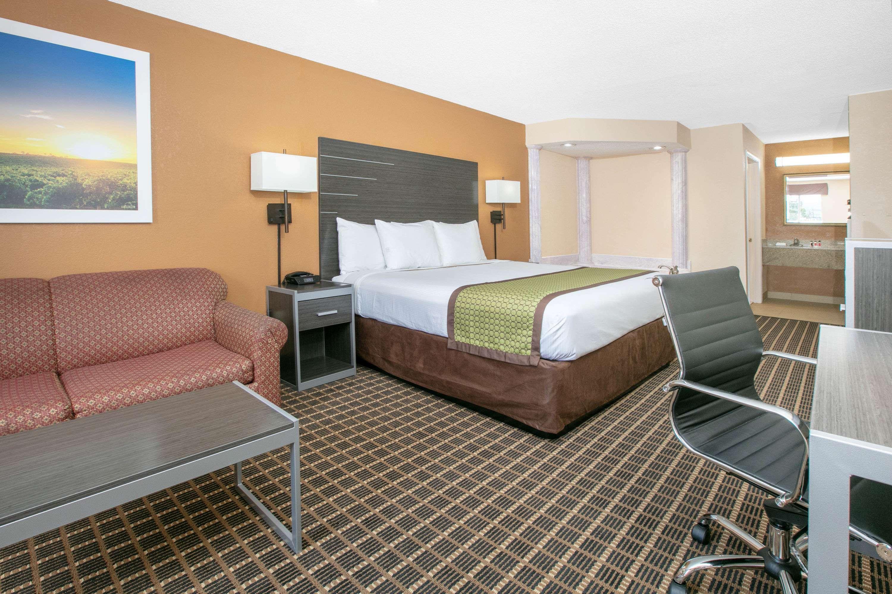 Days Inn By Wyndham Hamilton Buitenkant foto