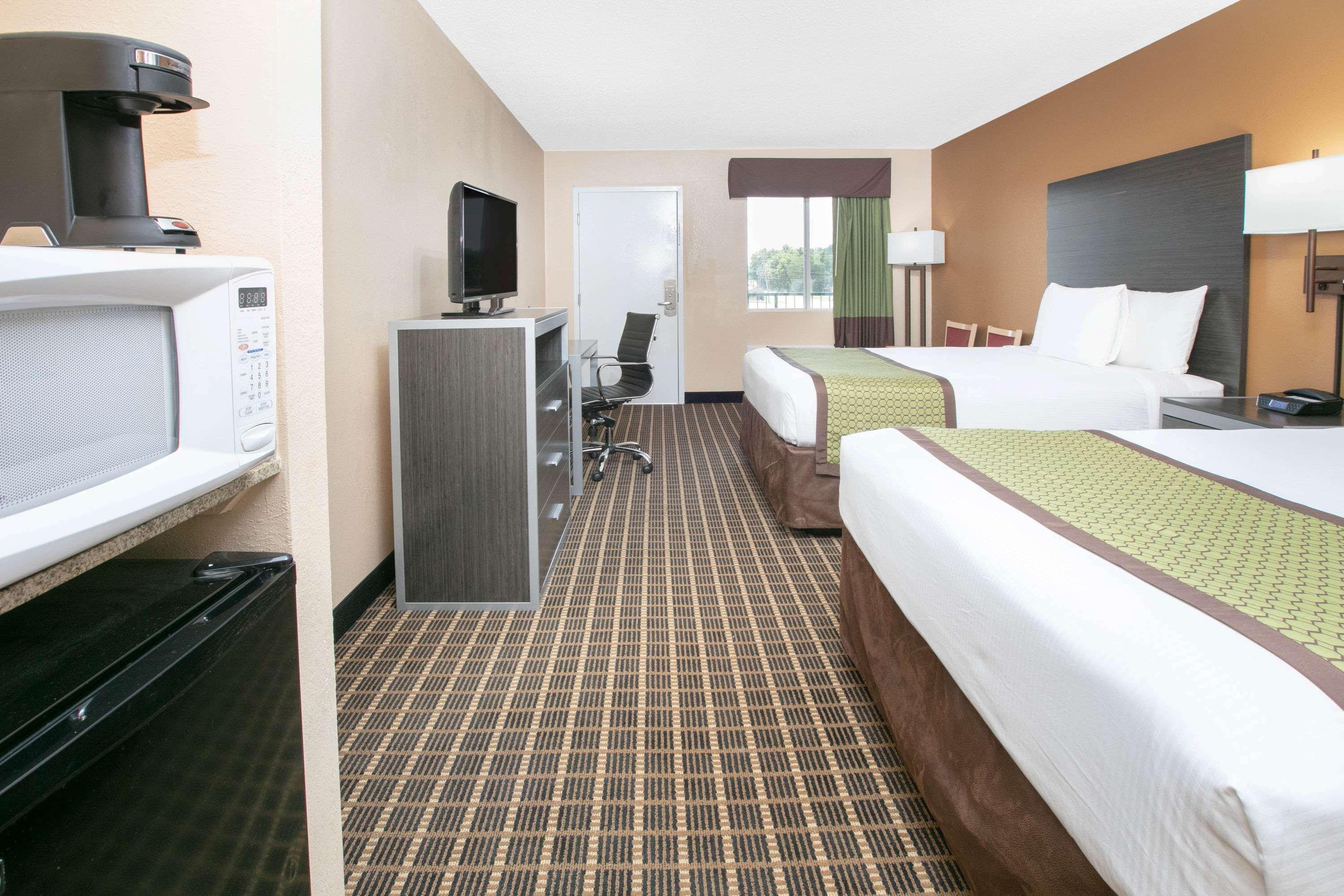 Days Inn By Wyndham Hamilton Buitenkant foto