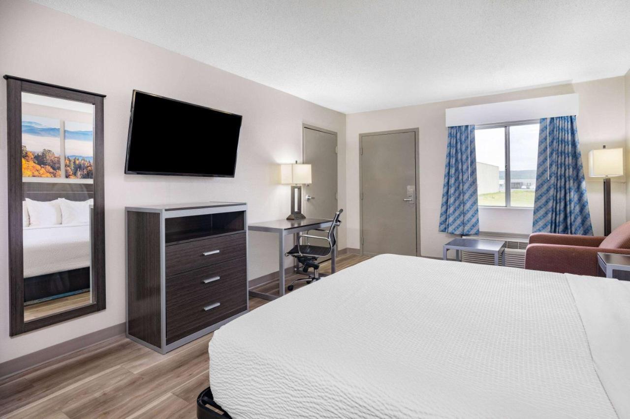 Days Inn By Wyndham Hamilton Buitenkant foto